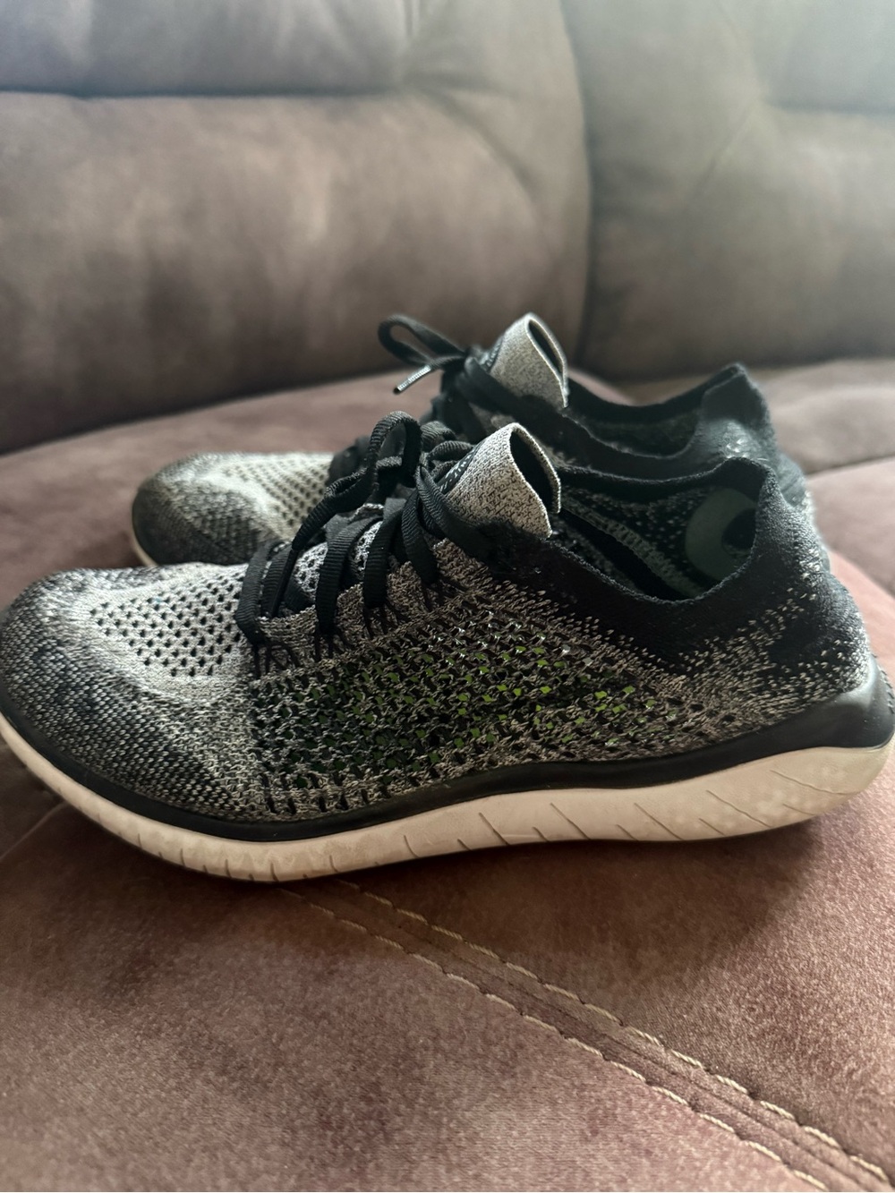 Nike Free Run Flyknit Trainer in Black and White - Picture 3 of 6